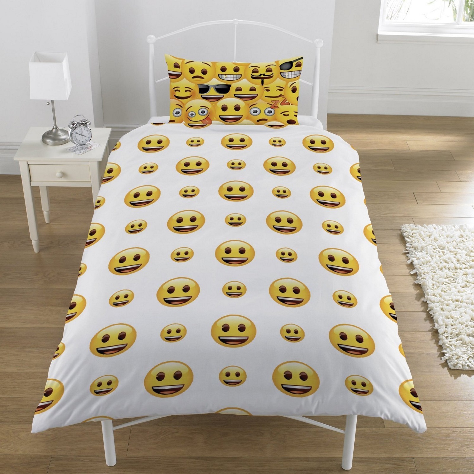 Butter Super Soft : Smiley Emoji Blanket